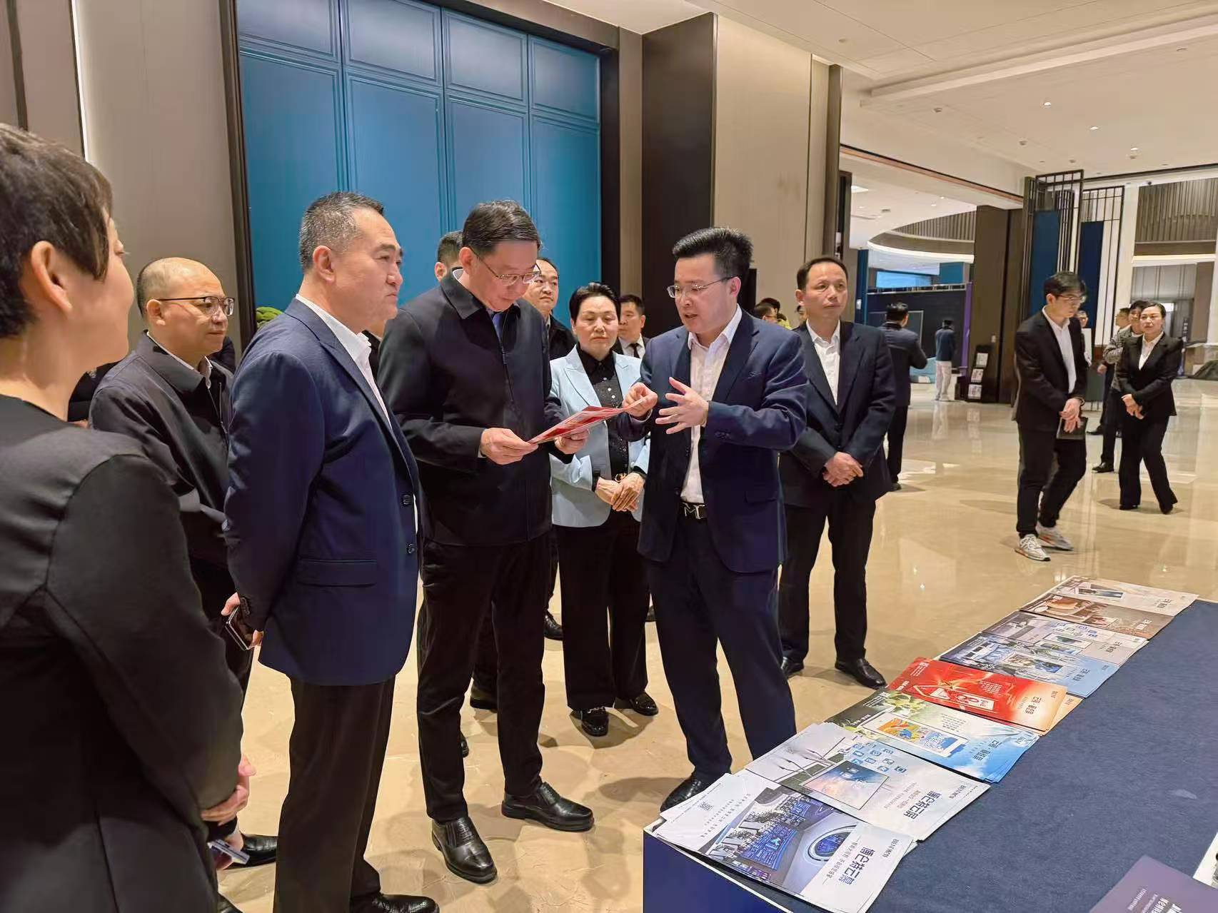 图三